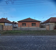 SrbijaOglasi - Prodajem porodičnu kuću u Subotici 
