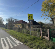 Prodajem plac sa kućom pored škole, Glumčevo Brdo, Barajevo   